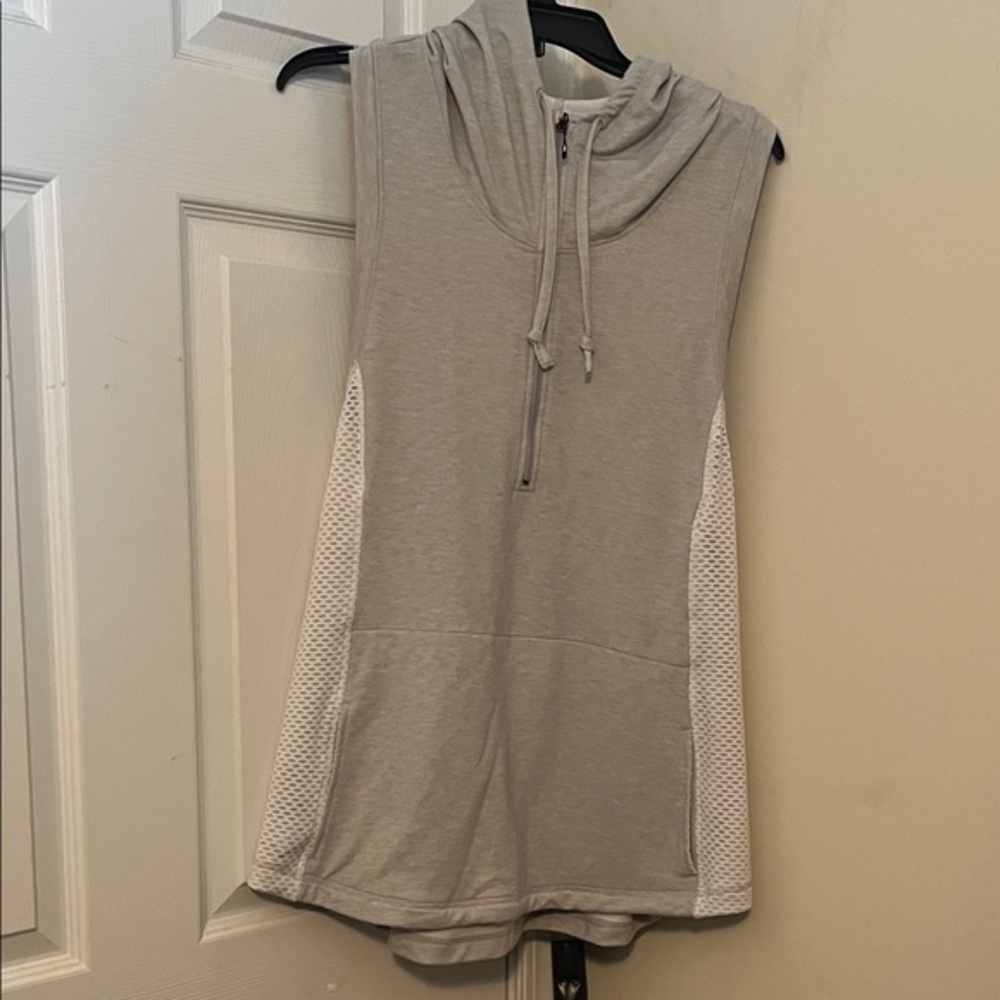 CALIA by Carrie Underwood Gray Sleeveless Hoodie